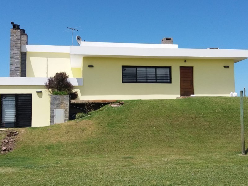 Hermosa casa a 30 mts de la playa en Chihuahua, 3 dormitorios, 2 baños, horno barro, pool